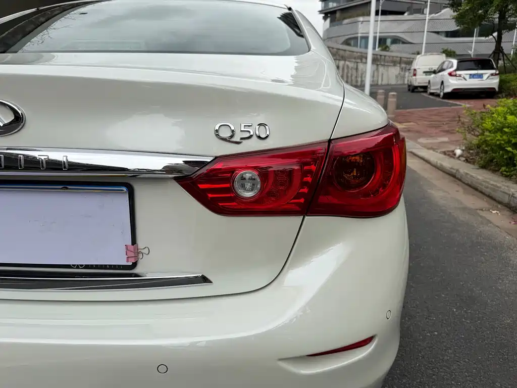 Infiniti Q50L 2017 — фото 17