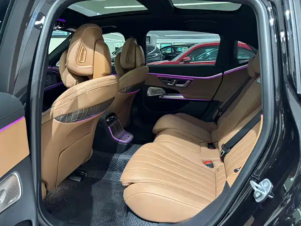 Mercedes-Benz E-Class 2024