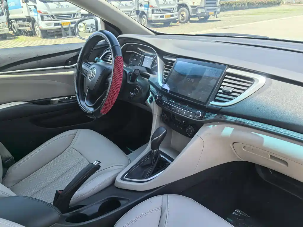 Buick Excelle 2017 — фото 12