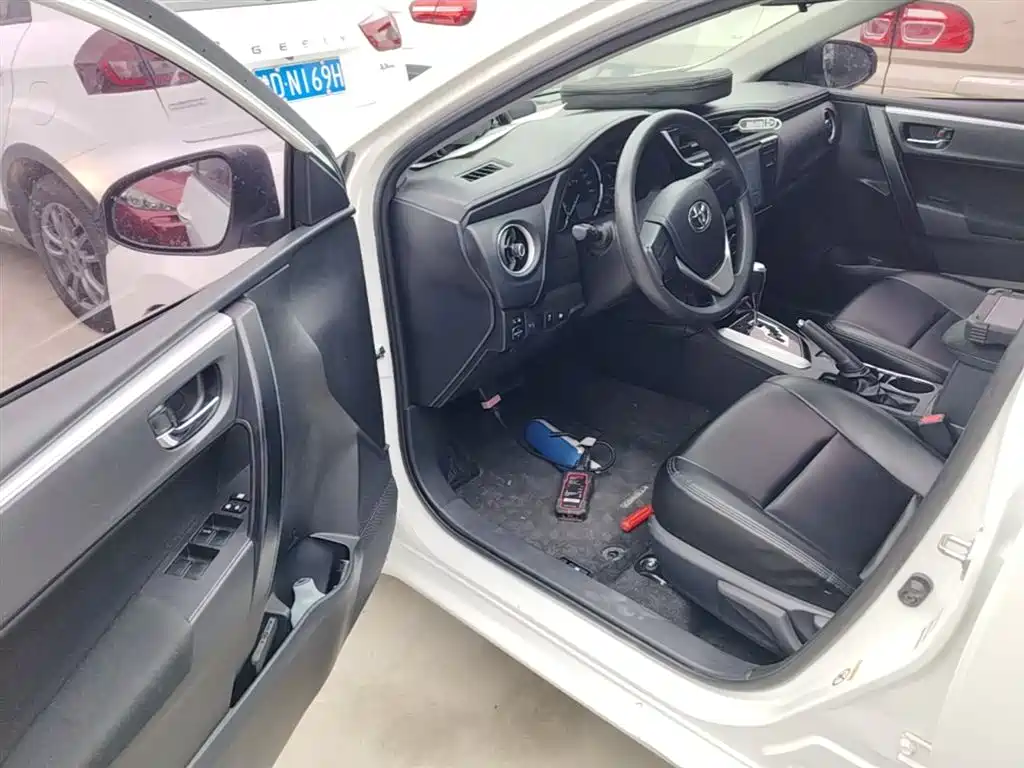 Toyota Corolla 2018 — фото 16