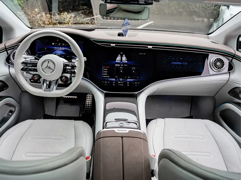Mercedes-Benz EQS AMG 2023 — фото 13