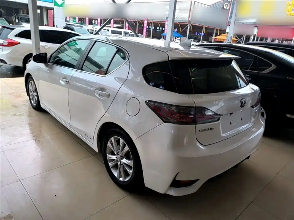 Lexus CT 2015 — фото 5