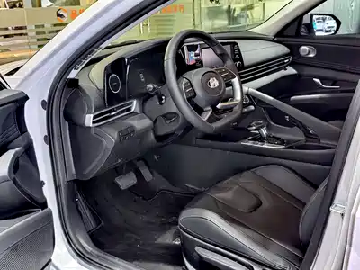 Hyundai Elantra 2024