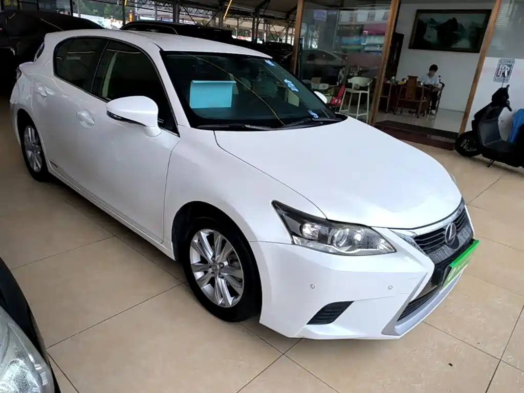 Lexus CT 2015 — фото 4