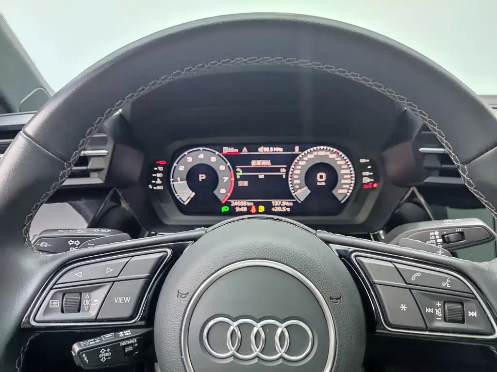 Audi A3 2023 — фото 11