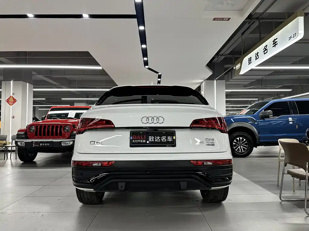 Audi Q5L Sportback 2021 — фото 5