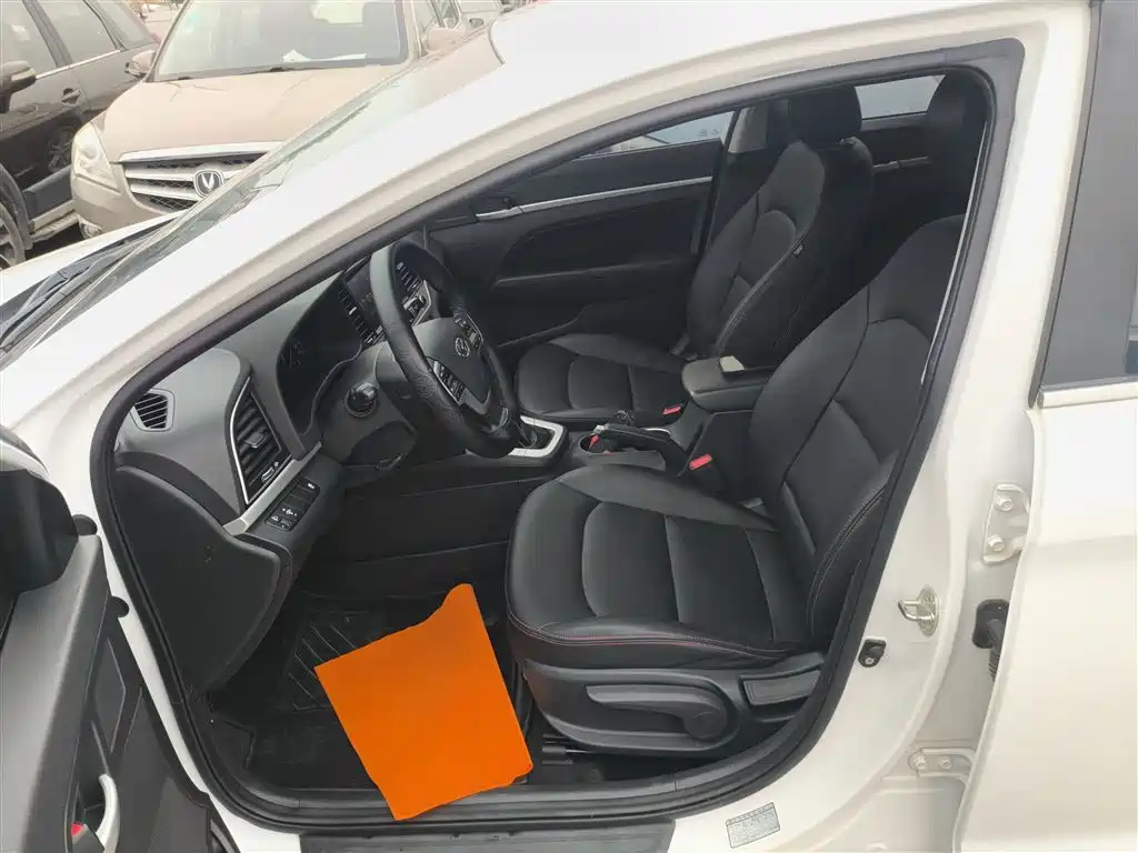 Hyundai Elantra 2019 — фото 11