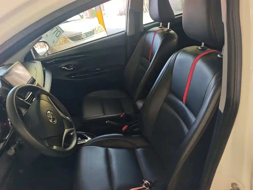 Toyota Yaris L 2021 — фото 15