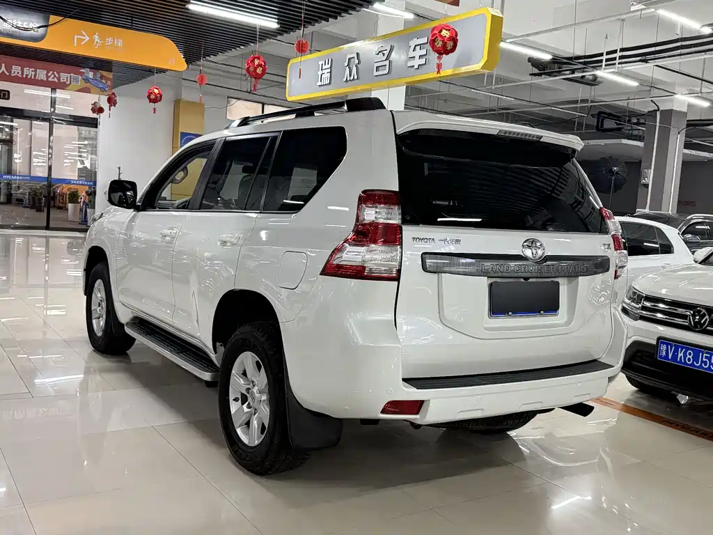 Toyota Prado 2017 — фото 6