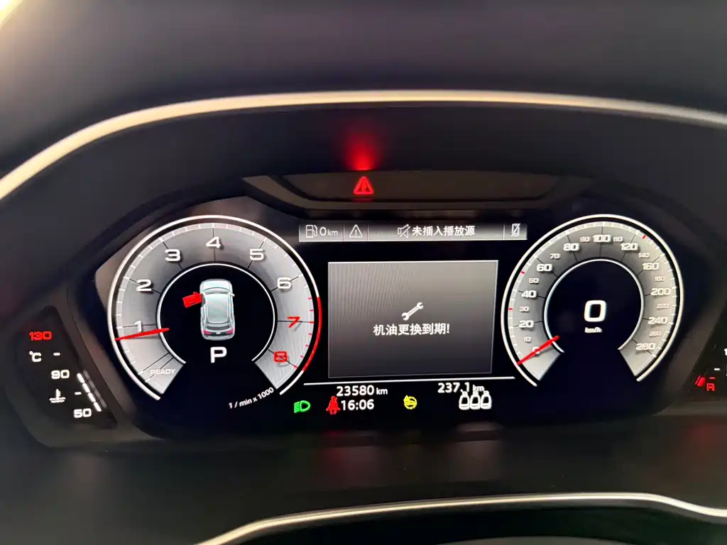 Audi Q3 2023 — фото 11