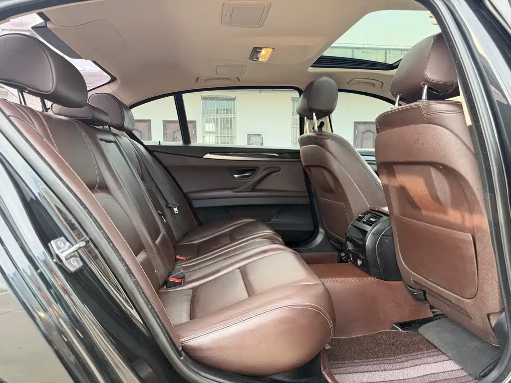 BMW 5 Series 2015 — фото 12