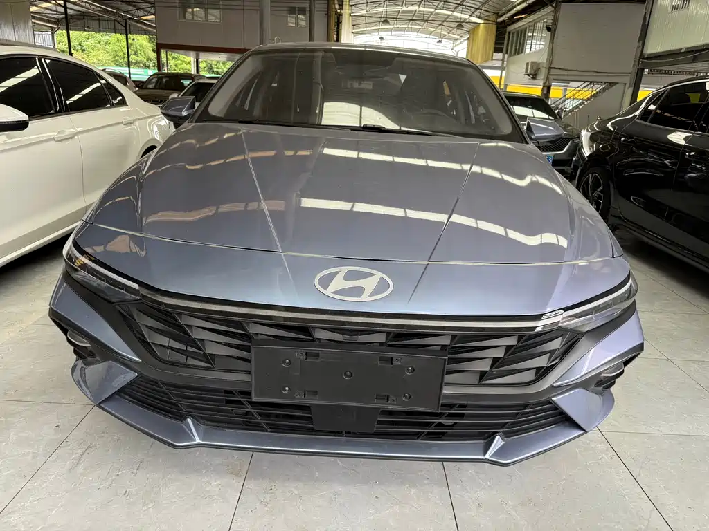 Hyundai Elantra 2024