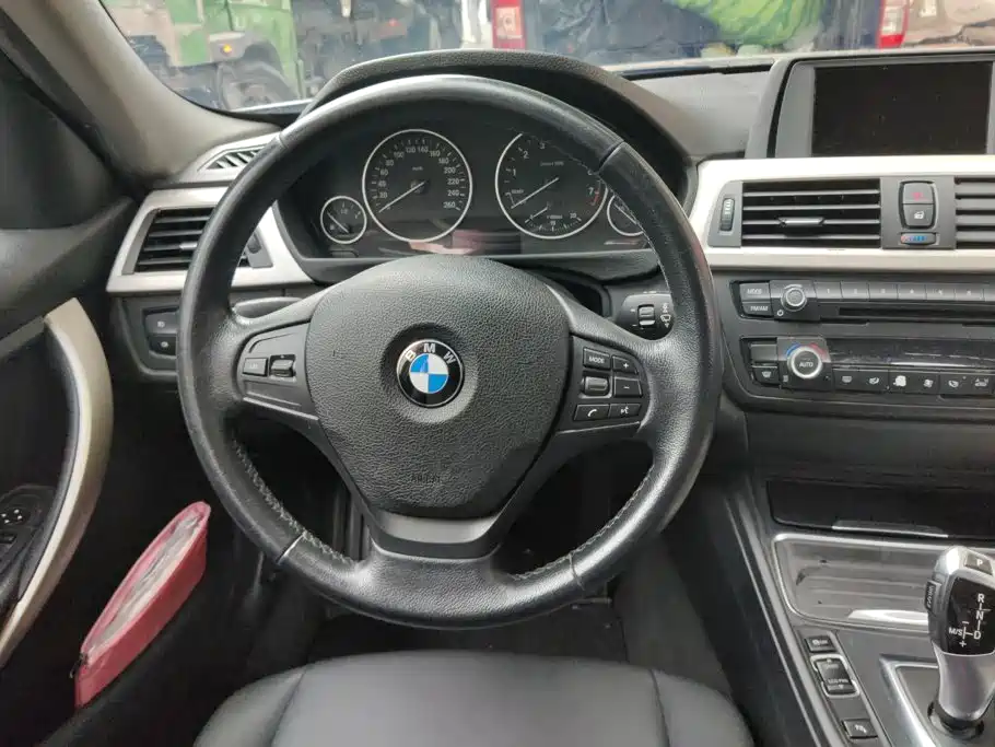BMW 3 Series 2015 — фото 15