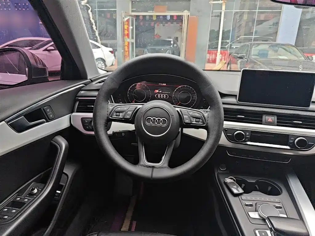 Audi A4L 2020 — фото 11