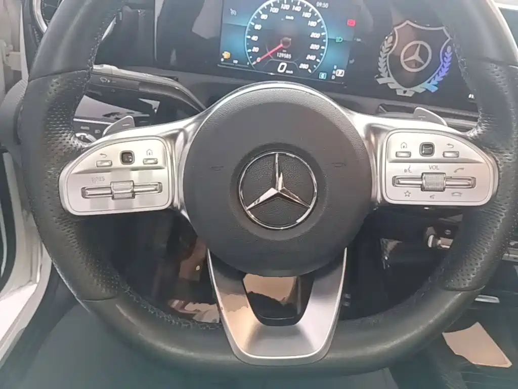 Mercedes-Benz A-Class 2019 — фото 11