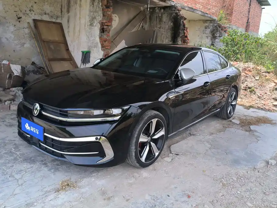 Volkswagen Magotan 2025