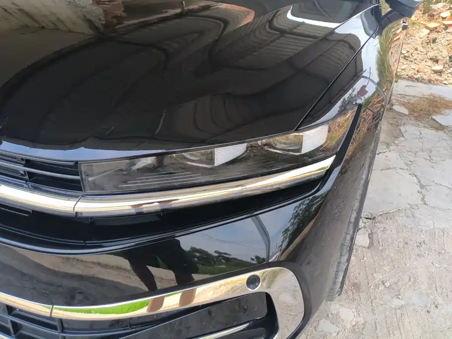 Volkswagen Magotan 2025