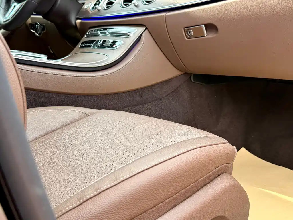 Mercedes-Benz E-Class 2020 — фото 21