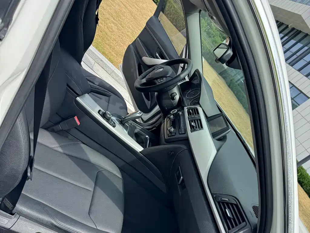 BMW 3 Series 2014 — фото 15