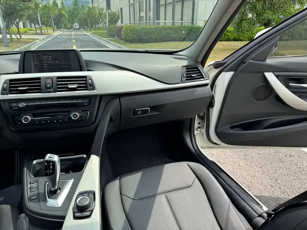 BMW 3 Series 2014 — фото 13