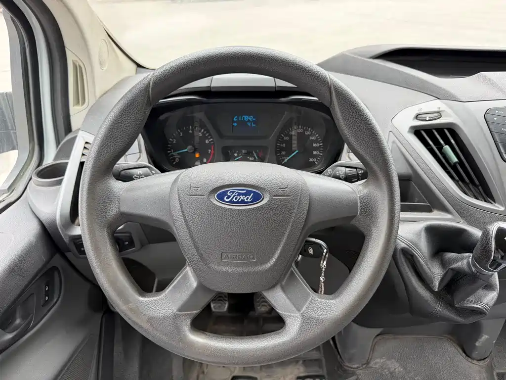 Ford Transit 2018 — фото 10