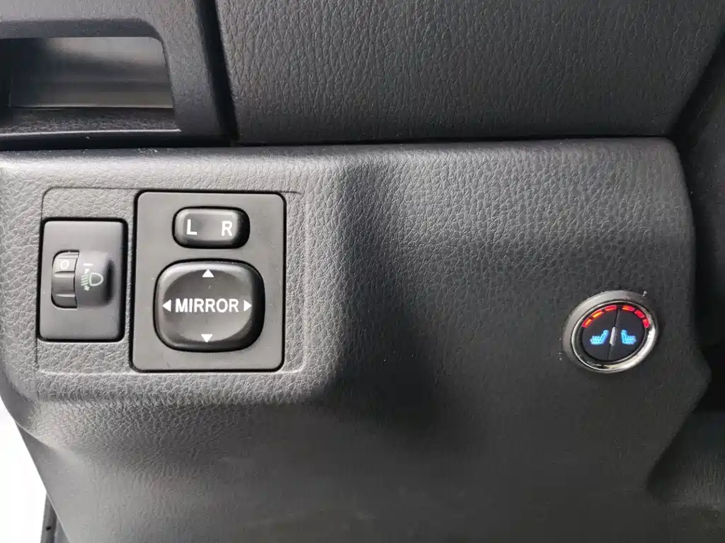Toyota Yaris L 2022 — фото 15