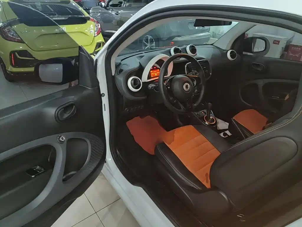 smart fortwo 2018 — фото 16