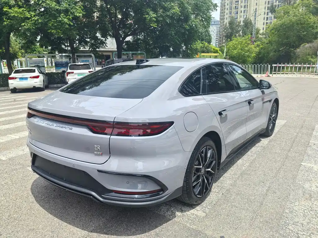BYD Han 2025 — фото 10