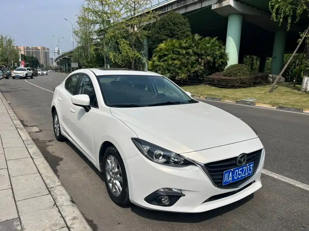 Mazda 3 Axela 2016