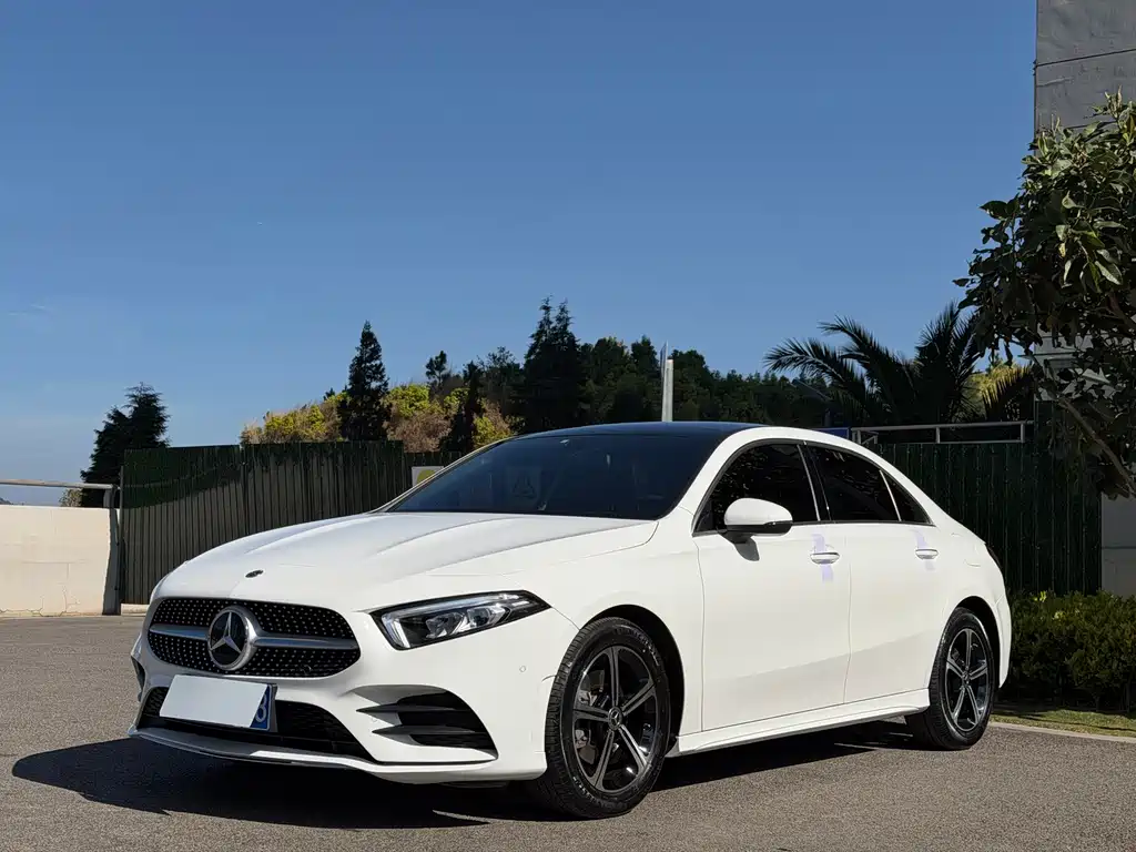 Mercedes-Benz A-Class 2023 — фото 1