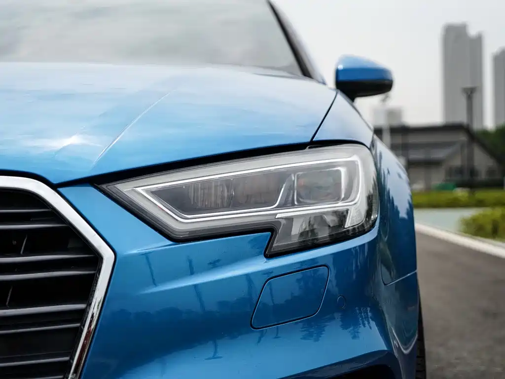 Audi A3 2018 — фото 8
