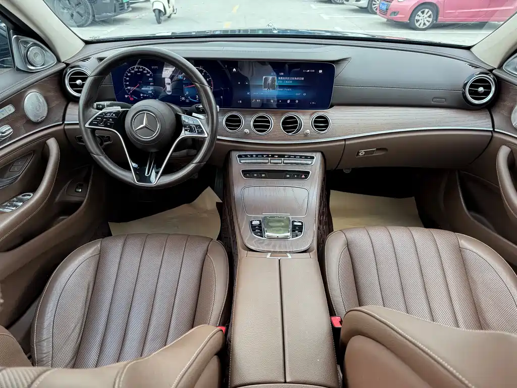 Mercedes-Benz E-Class 2021 — фото 16