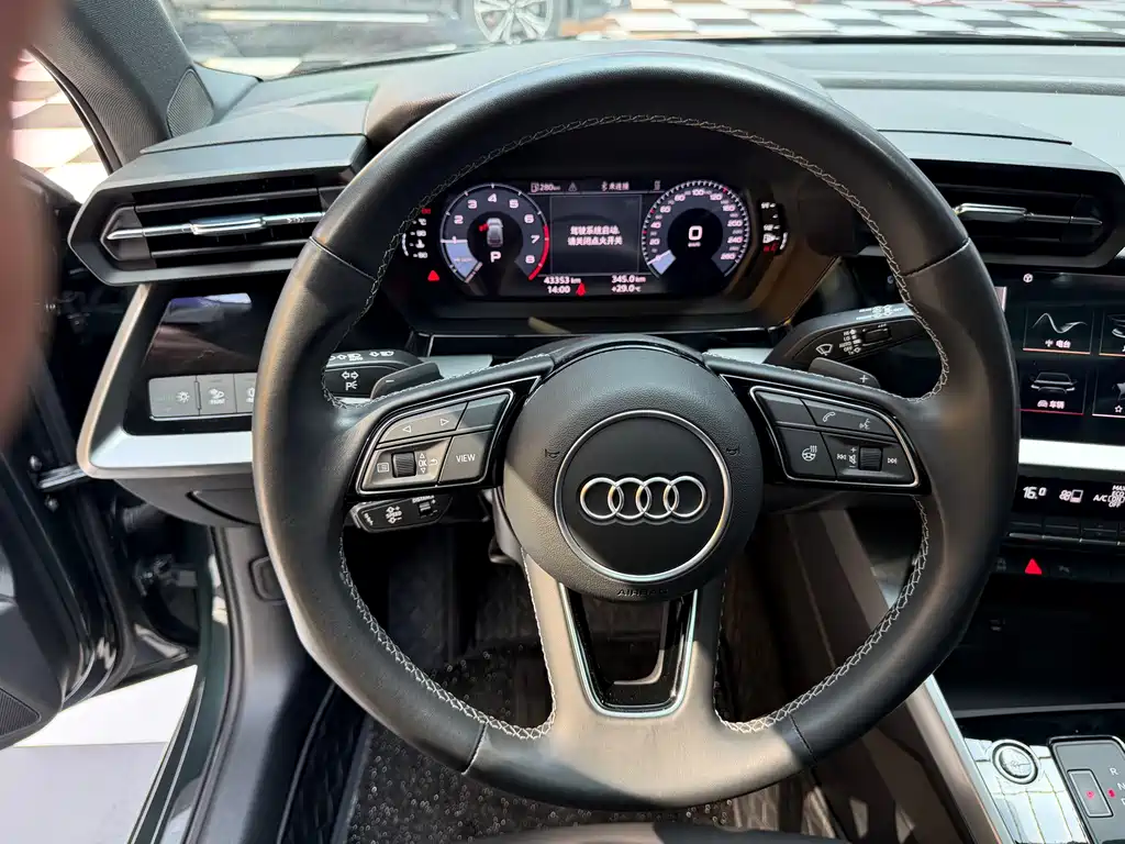 Audi A3 2023 — фото 14
