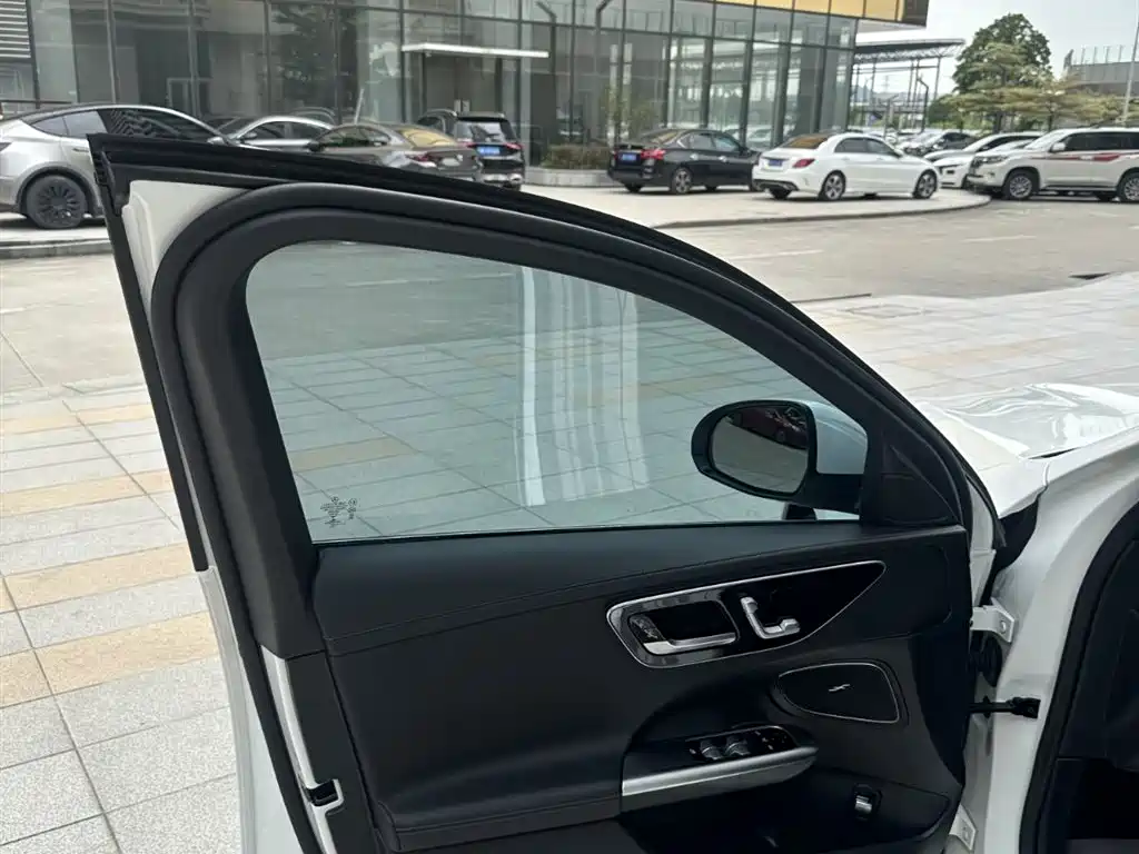 Mercedes-Benz C-Class 2022 — фото 11