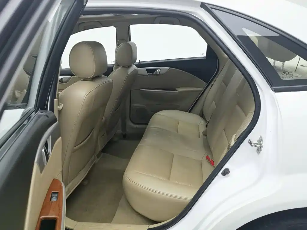 Buick Excelle 2015 — фото 15
