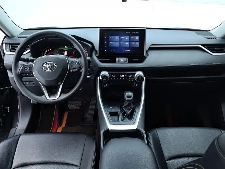 Toyota RAV4 2023 — фото 12