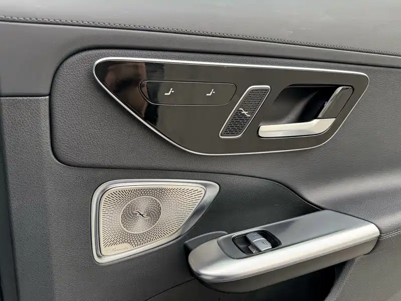 Mercedes-Benz C-Class 2023 — фото 11