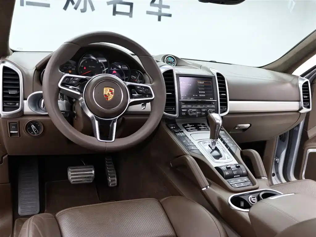 Porsche Cayenne 2015 — фото 12