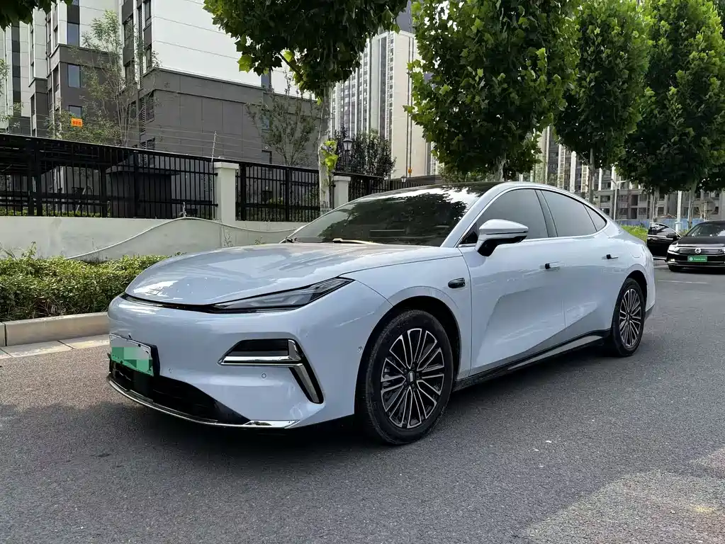 Geely Galaxy Starshine 8 2025 — фото 1
