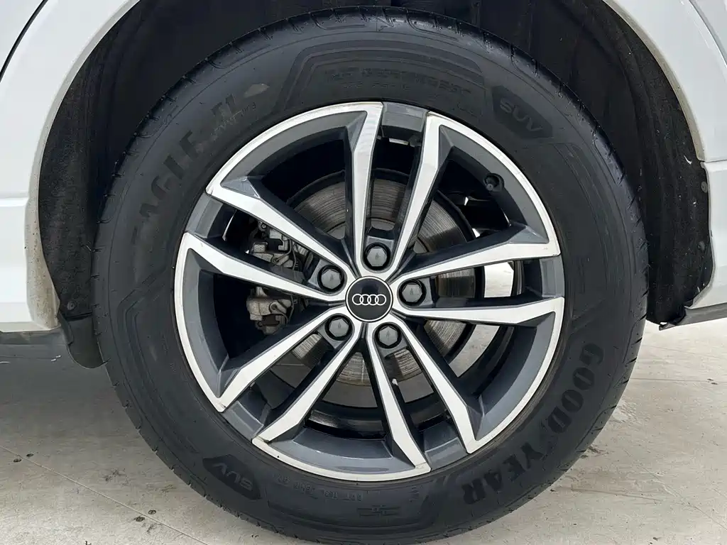 Audi Q3 2023 — фото 17