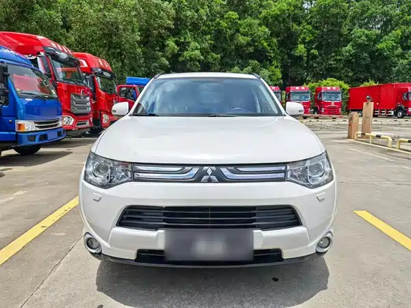 Mitsubishi Outlander 2014