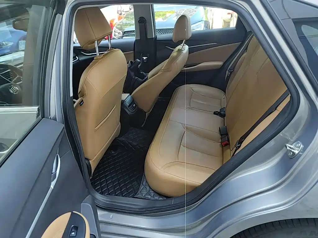 Buick Excelle 2018 — фото 17