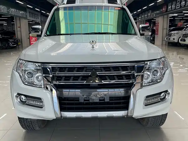 Mitsubishi Pajero 2019