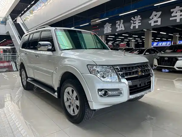 Mitsubishi Pajero 2019