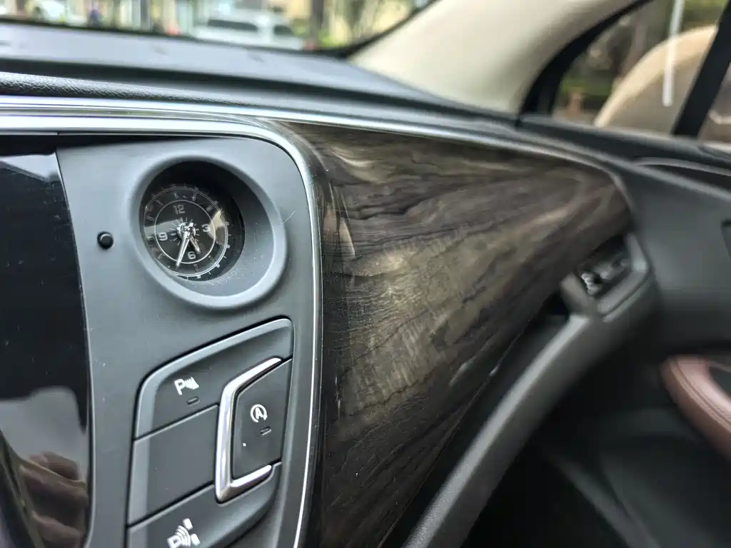 Buick Envision Plus 2017 — фото 15