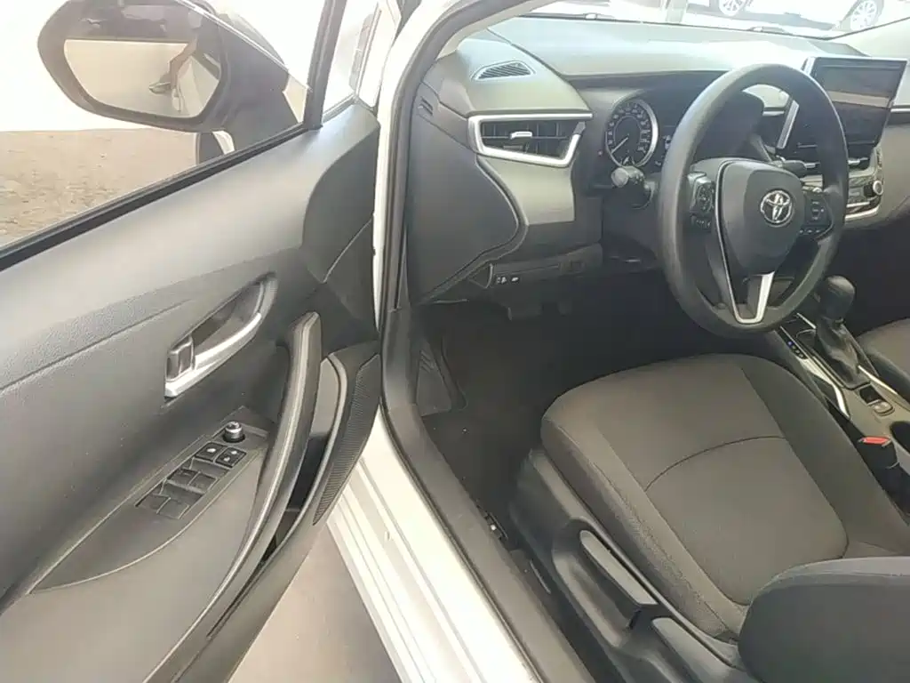 Toyota Corolla 2020 — фото 16