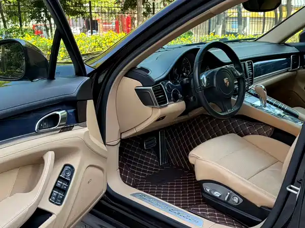 Porsche Panamera 2013