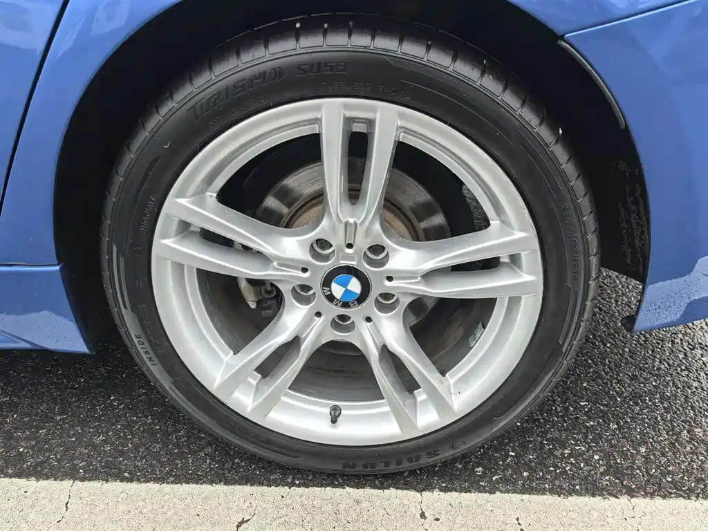 BMW 3 Series 2019 — фото 19