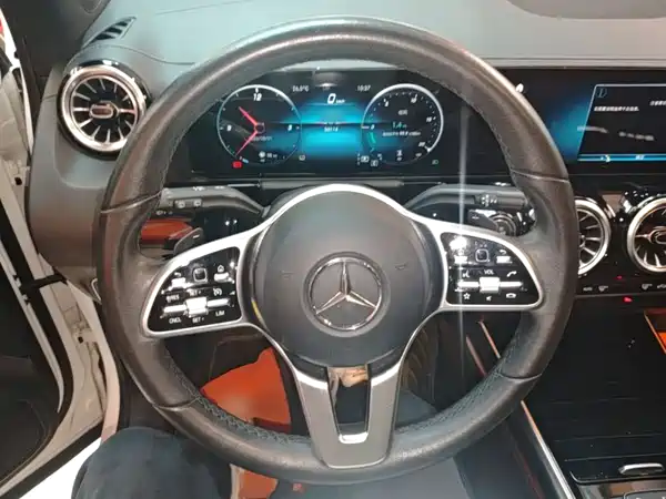 Mercedes-Benz GLA 2021
