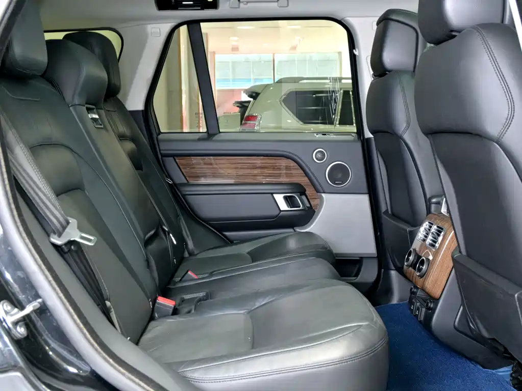 Land Rover Range Rover 2018 — фото 12
